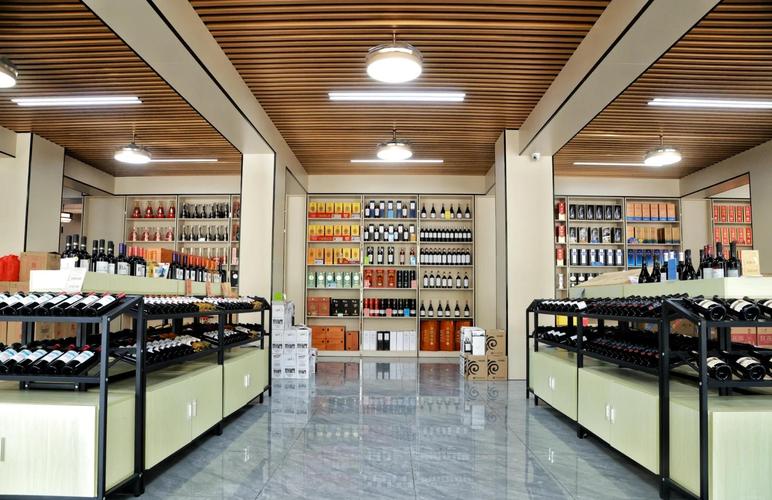 烟酒超市 城市商业生态的独特样本